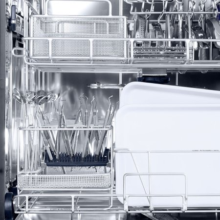 instrumenty-i-narzedzia-w-myjni-miele-pg-8592.jpg