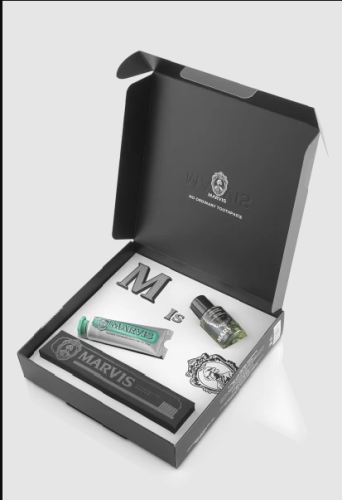 Przejdź do produktu Marvis Travel Set Zestaw podróżny pasta, szczoteczka i płyn do płukania jamy ustnej